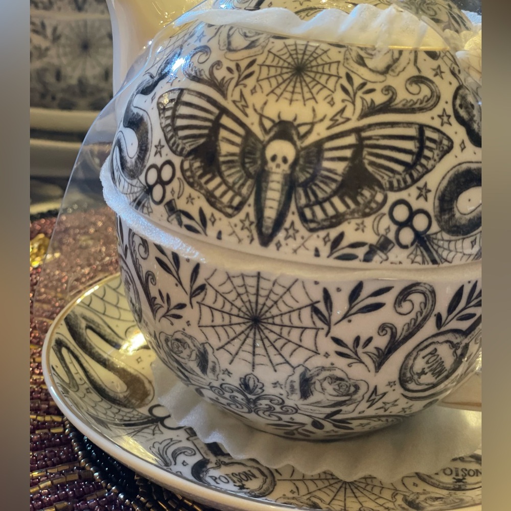GRACE TEAWARE NEW Gothic Tea For 1 With Skulls And Moth Design Teapot/Teacup Set - Picture 4 of 16